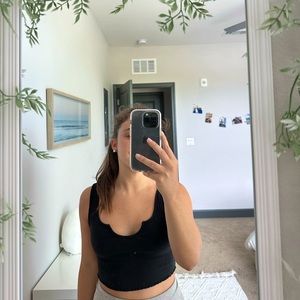 Basic black top everybody needs